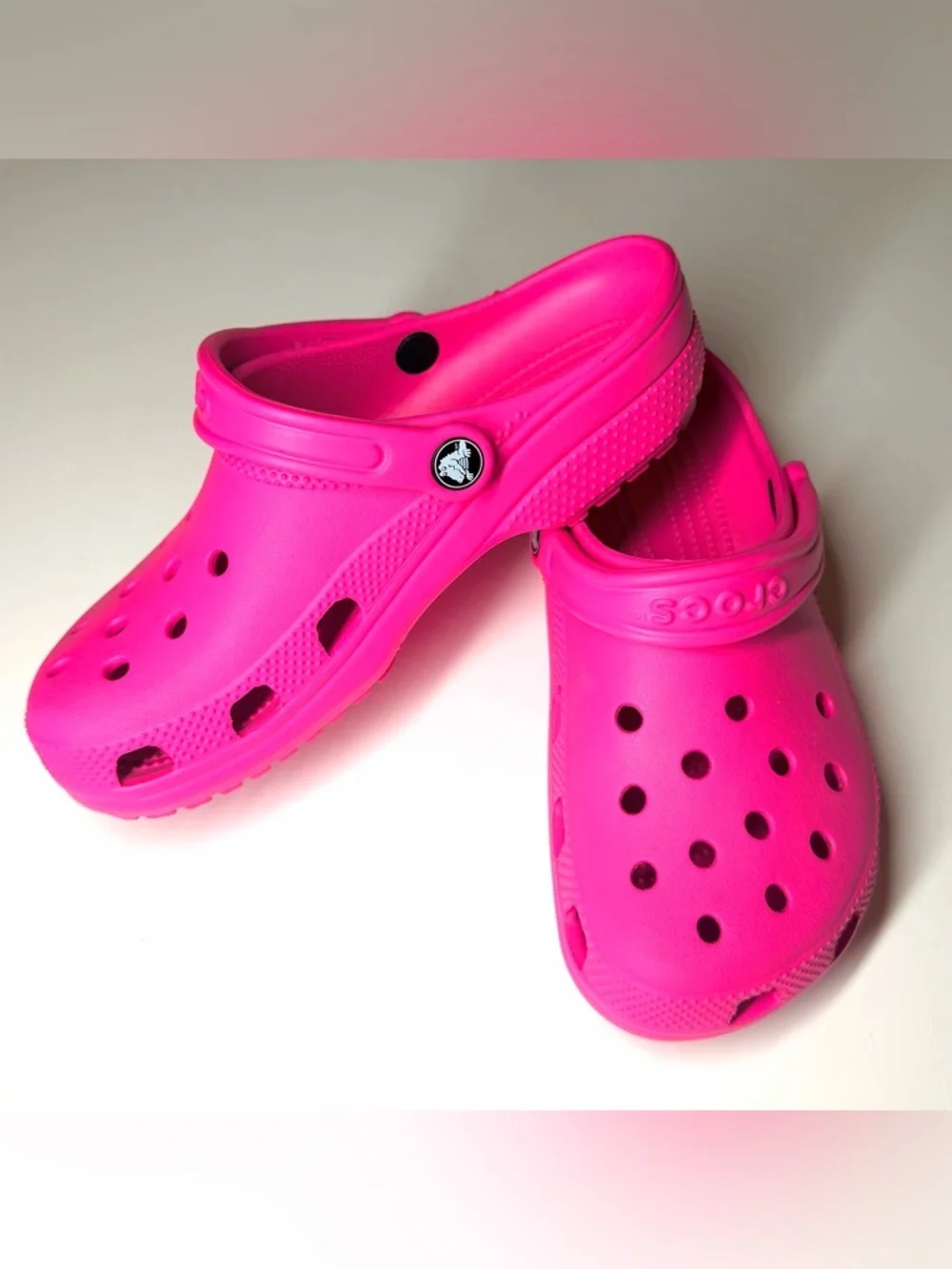 Crocs  Kid's Lightweight Classic Clogs JL3 Crush Pink Size US J- 5